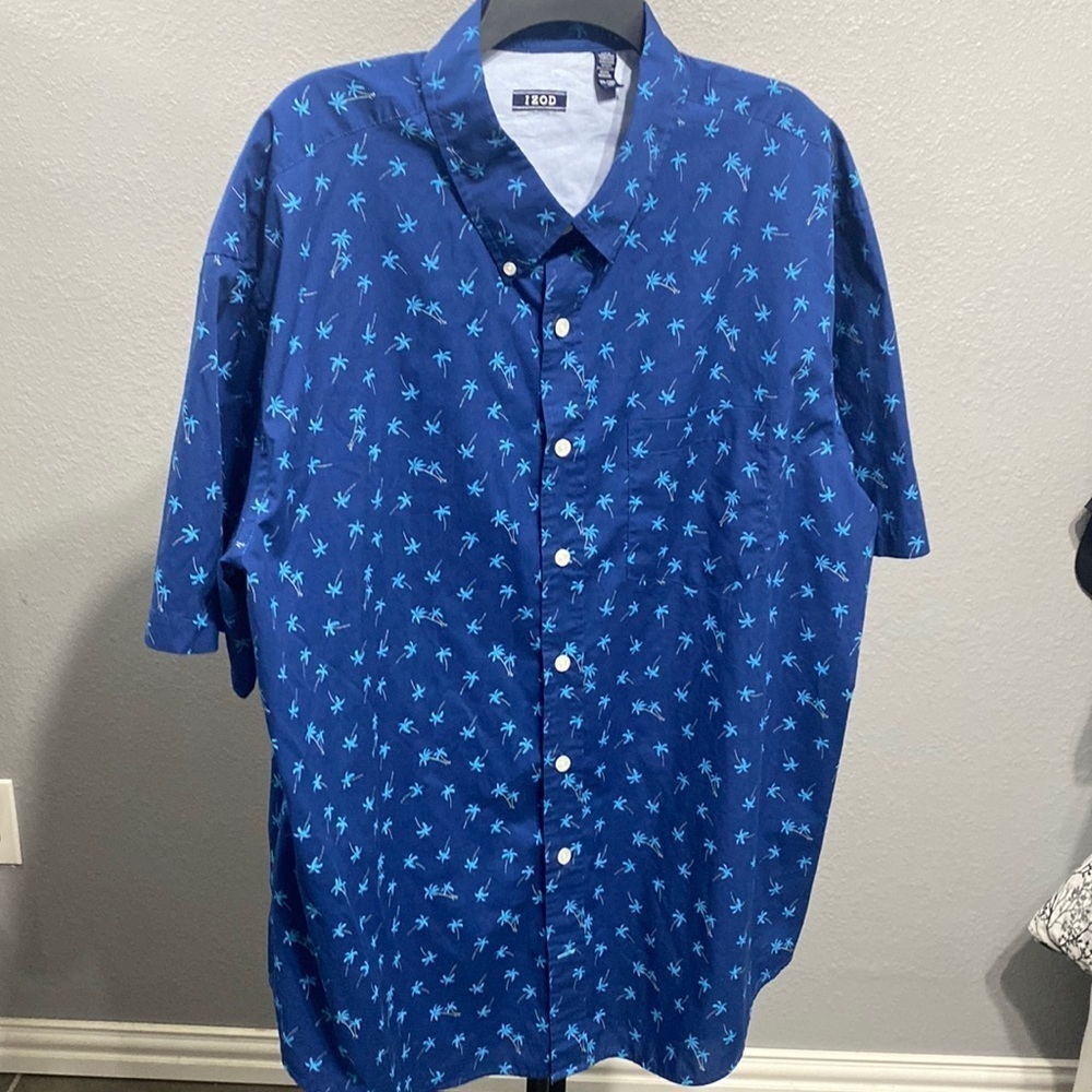 IZOD men’s button down.